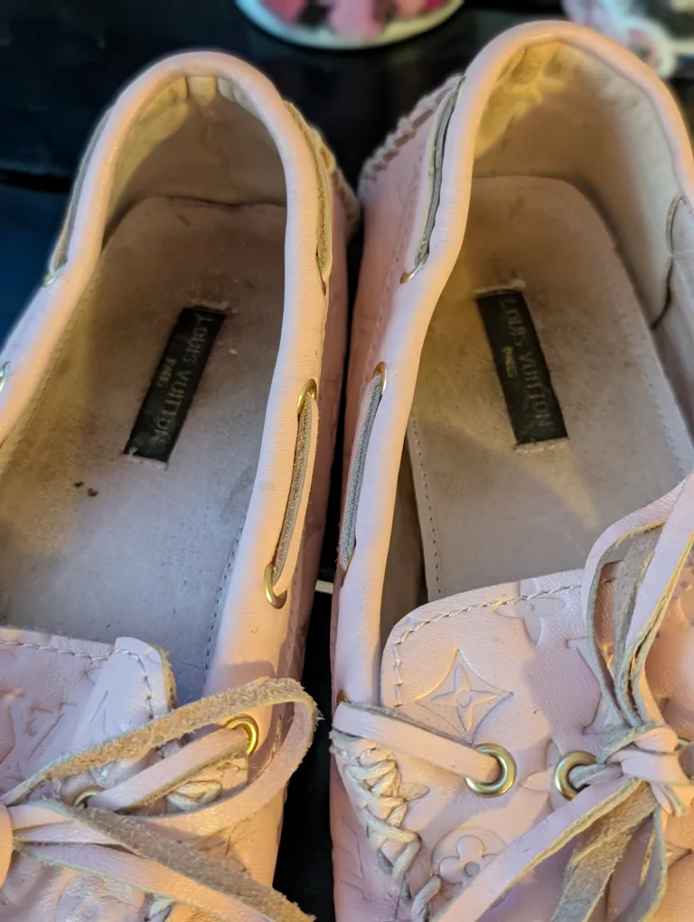 Louis Vuitton Gloria Flat Loafers image indicator(2)