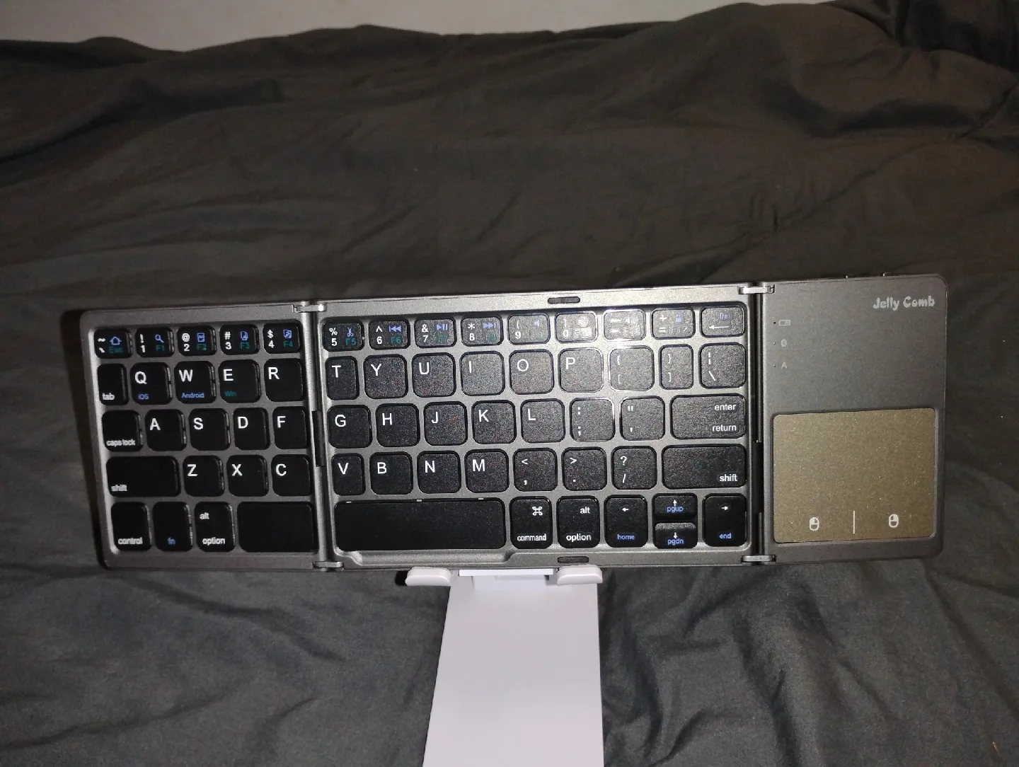 Jelly Comb Folding Bluetooth Keyboard with Touchpad image indicator(5)