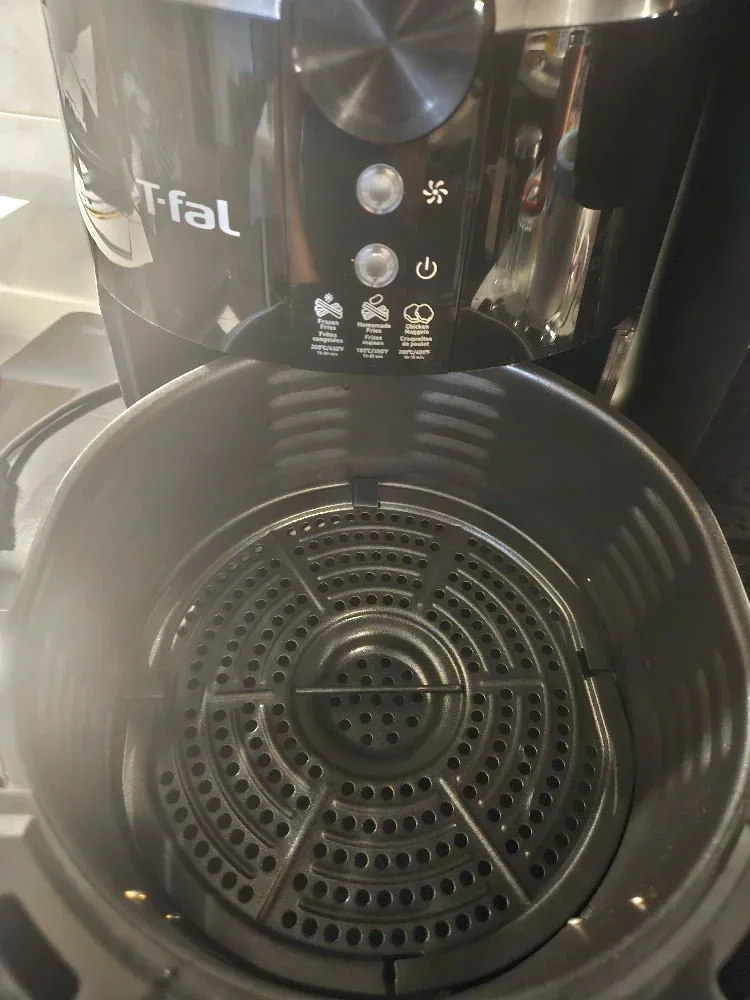 *MUST SELL BY TOMORROW* Keurig Coffee Maker & T-fal Air Fryer image indicator(3)