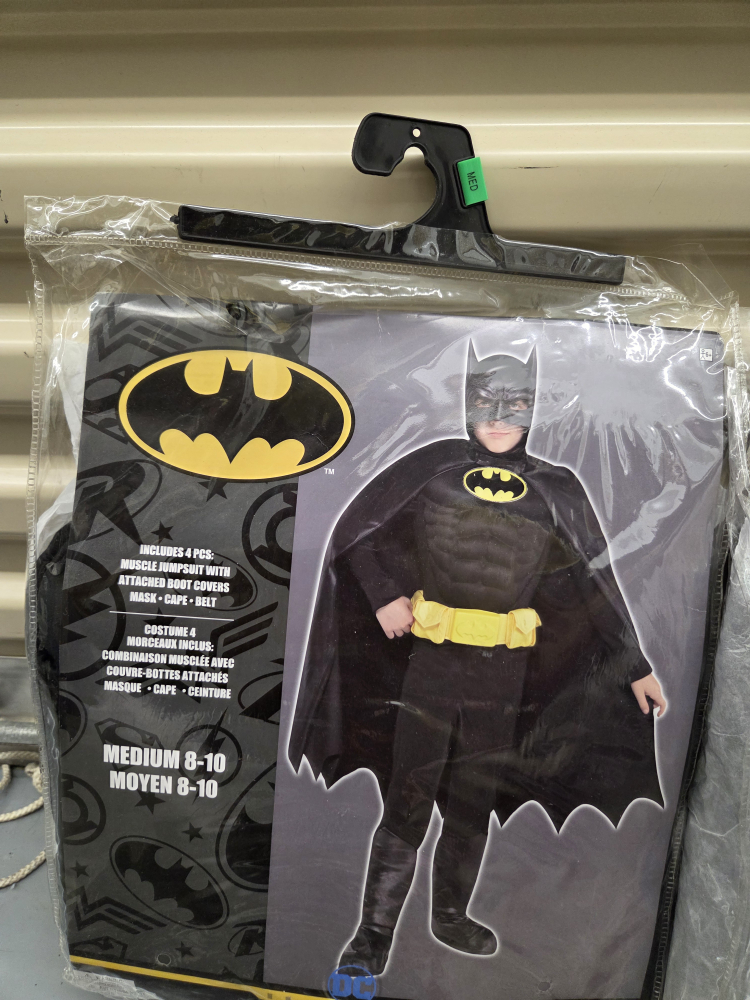 Batman Costume Size 8-10 - photo 2