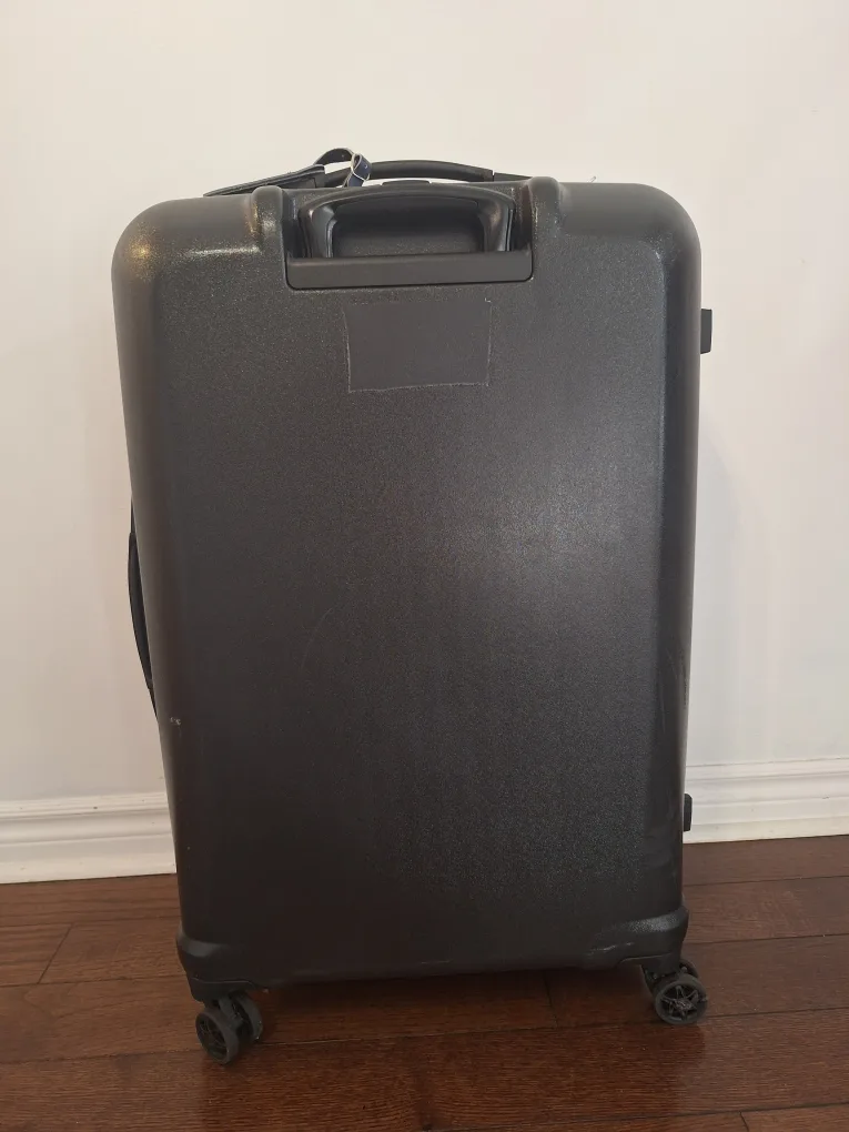 Samsonite large Suitcase with Maple Leaf Design image indicator(3)