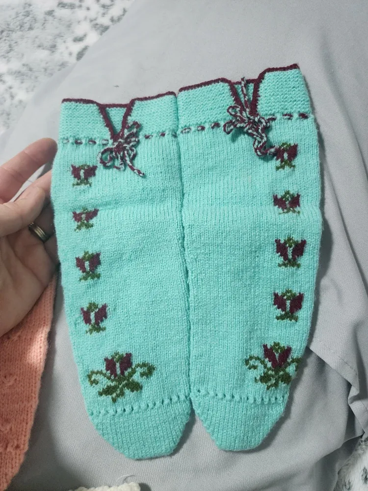 Hand Knitted kids Booties image indicator(2)