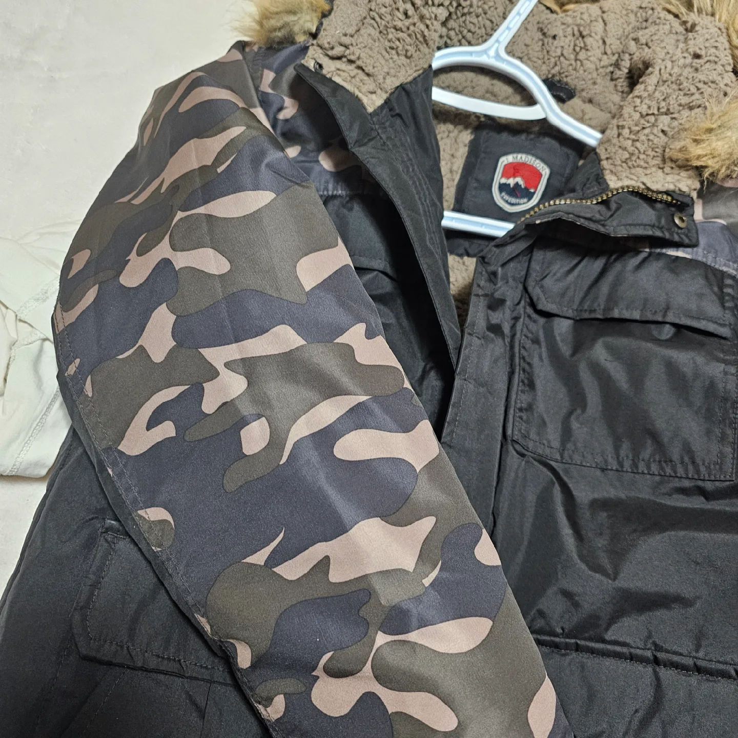 Madison Expedition Boys' Camo Winter Jacket - Size M image indicator(5)