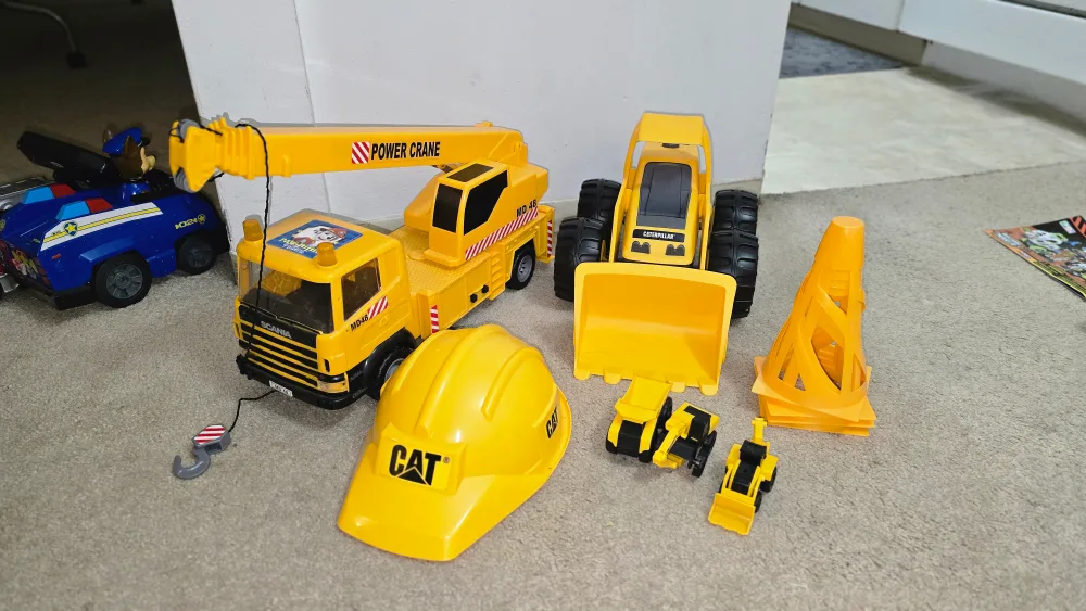 🧡MOVING SALE - CAT & Power Crane Construction Toy Set thumbnail