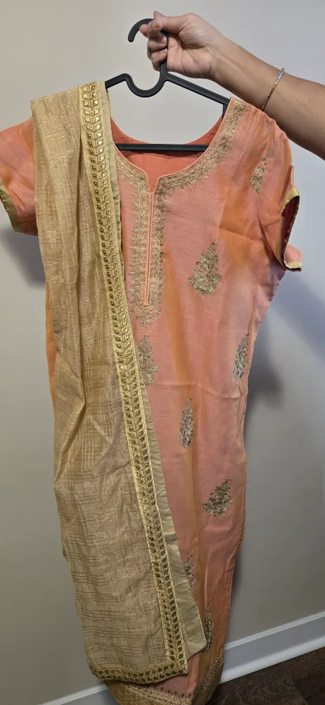 Salwar Kameez Suit - Peach & Gold thumbnail