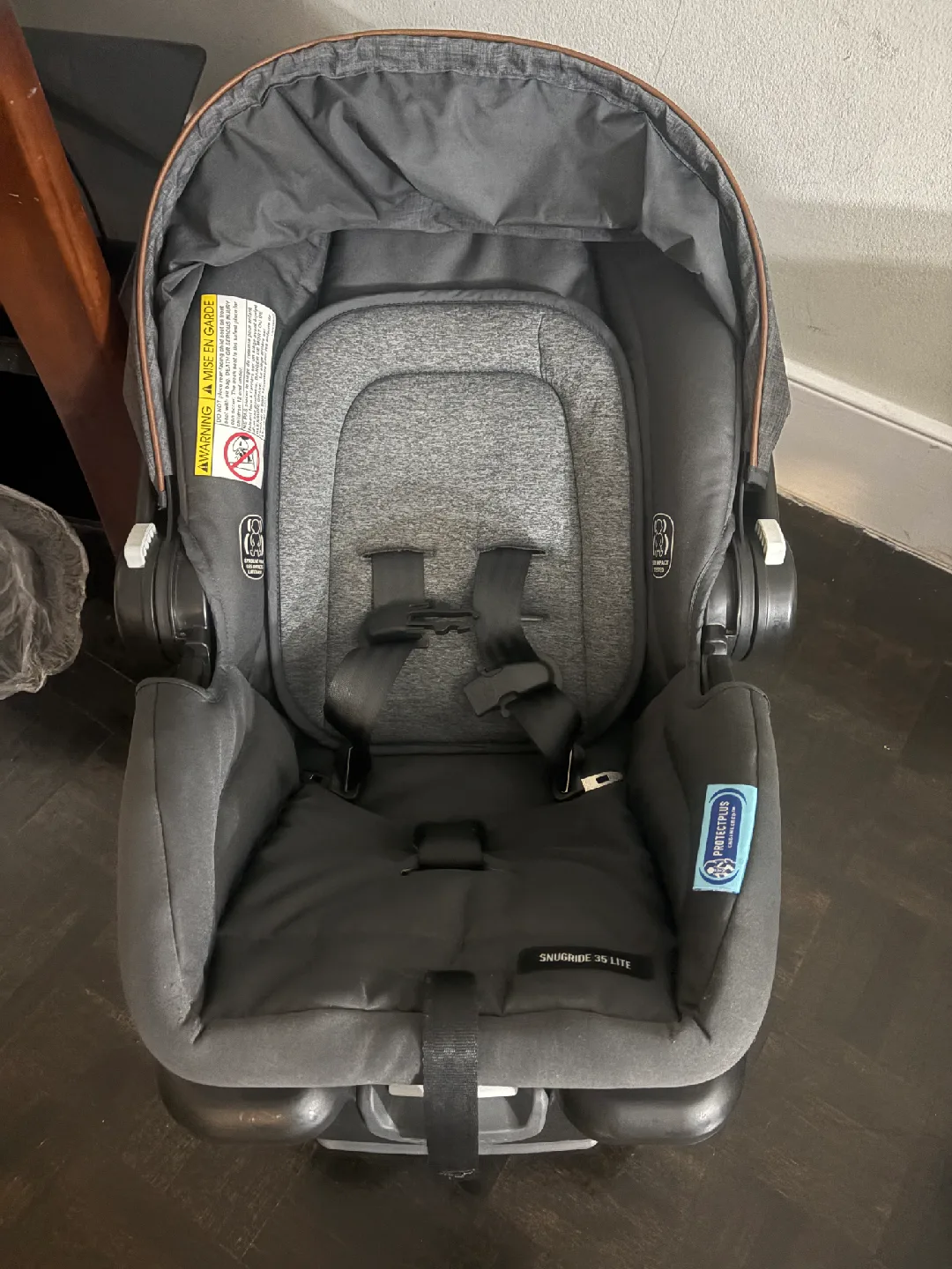 Graco car seat with Base BRAND NEW thumbnail
