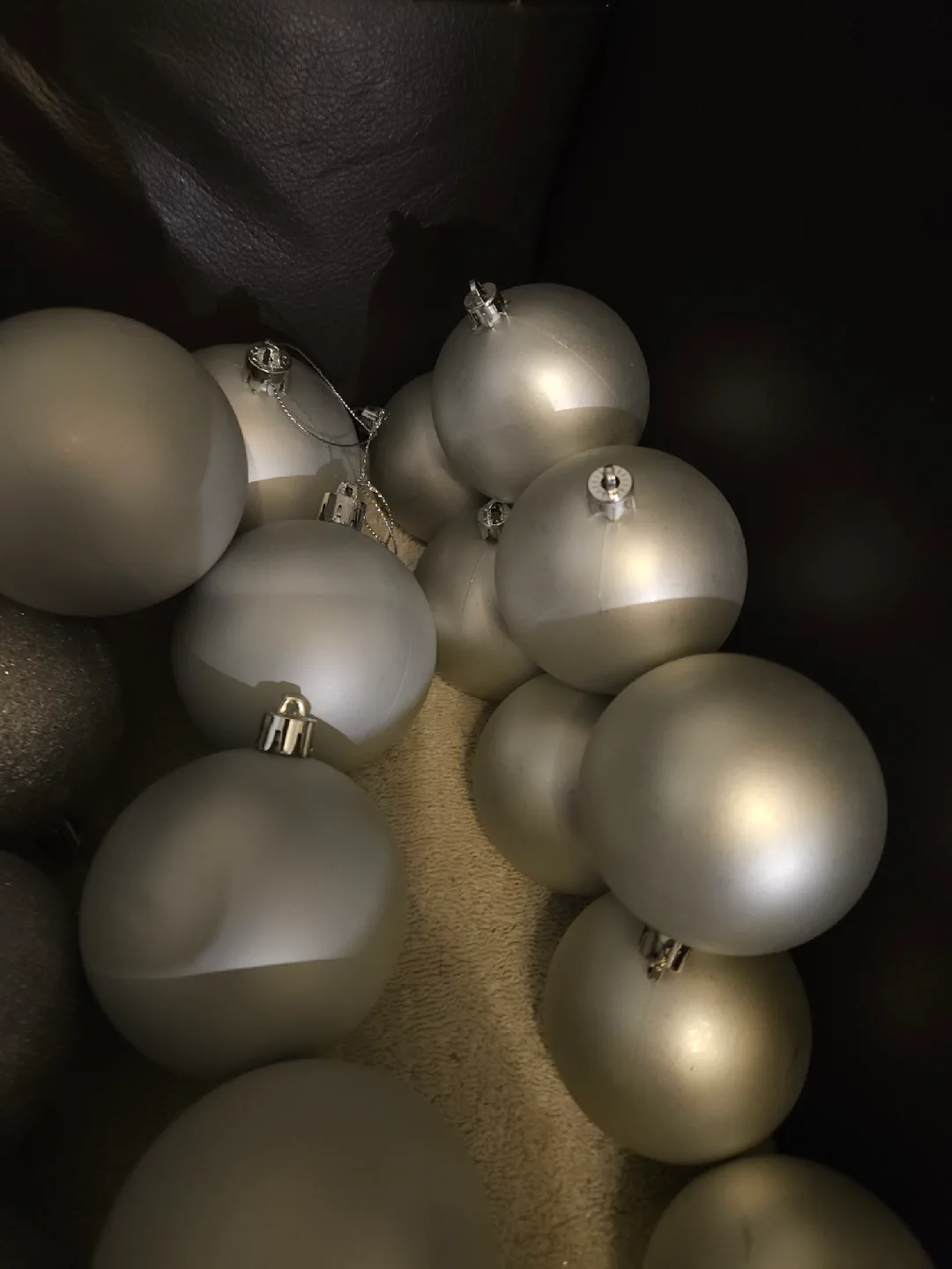 Silver Christmas Ornaments - 51 image indicator(5)