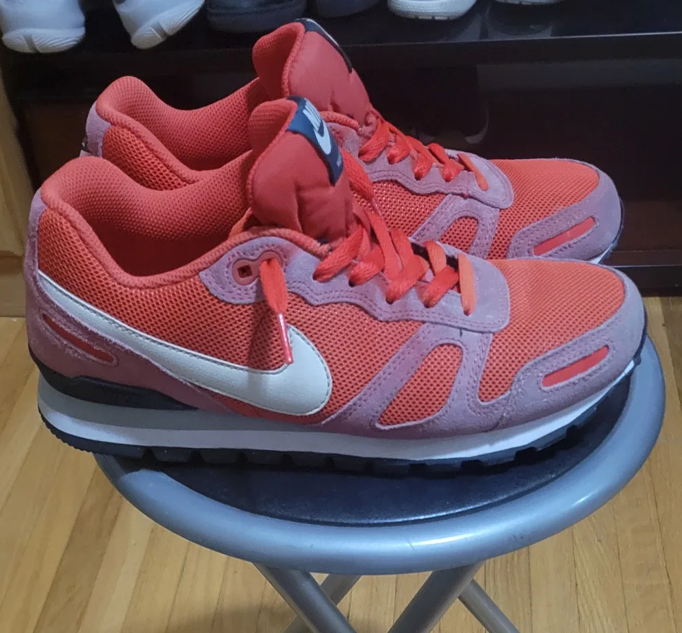 Nike Waffle Trainer, Red image indicator(2)