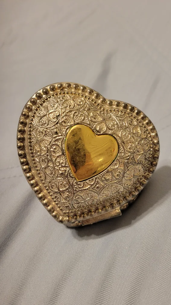 Heart Shaped Trinket Box vintage image indicator(3)