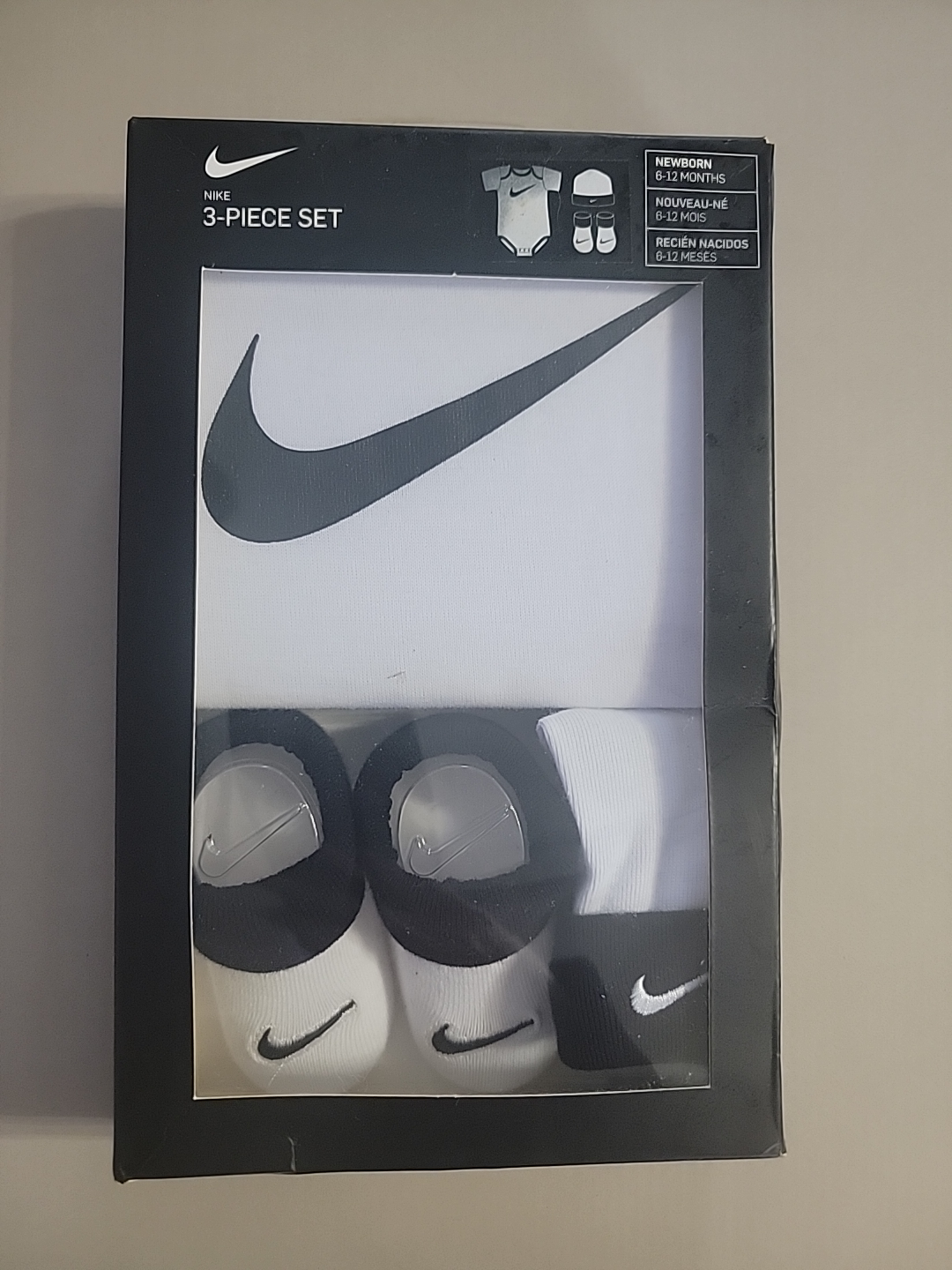 New Nike 3-Piece Set (6-12 Months)