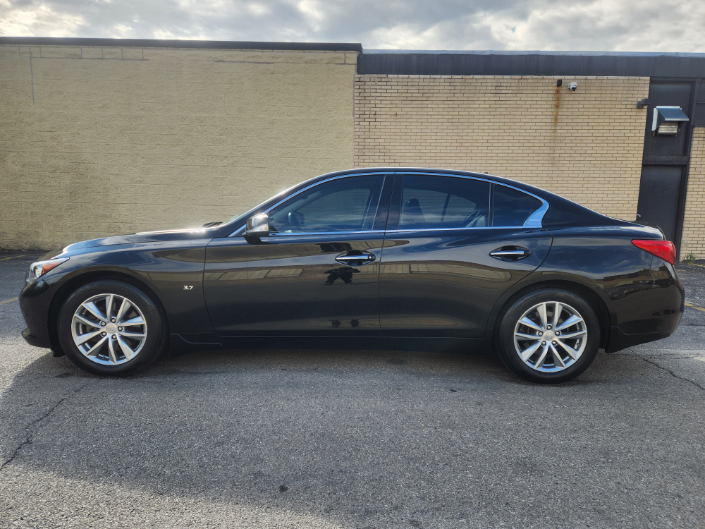 2015 Infiniti Q50 Premium
