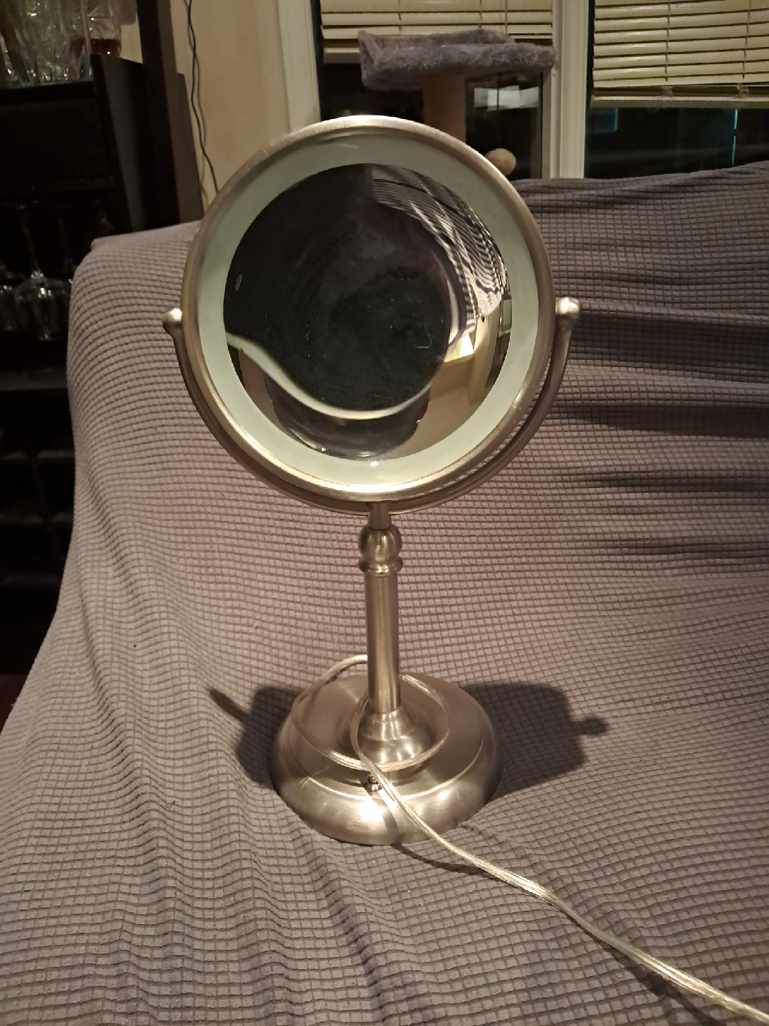 Illuminated Vanity Makeup Mirror - photo 3