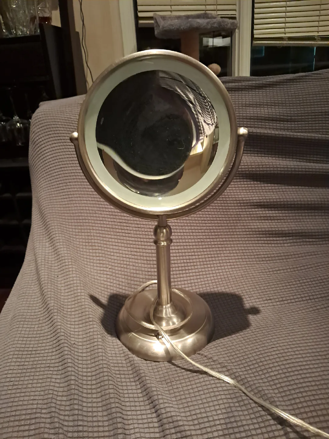 Illuminated Vanity Makeup Mirror image indicator(3)