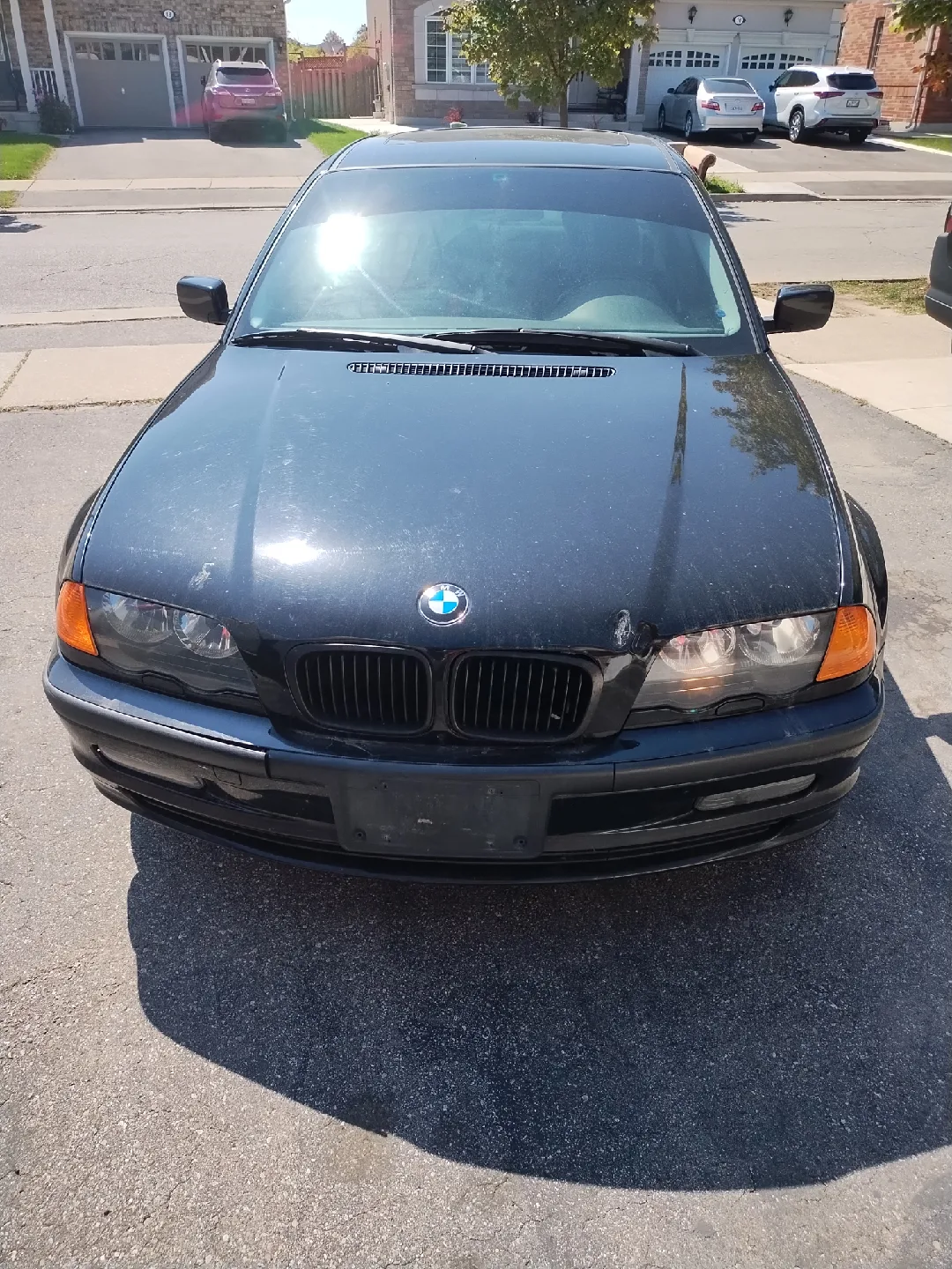 BMW 323i Sedan - Black image indicator(3)