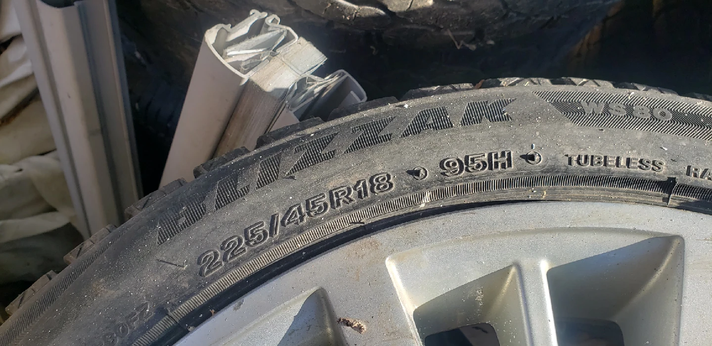 BMW Wheel with Bridgestone Blizzak 225/45R18 Tire - photo 2