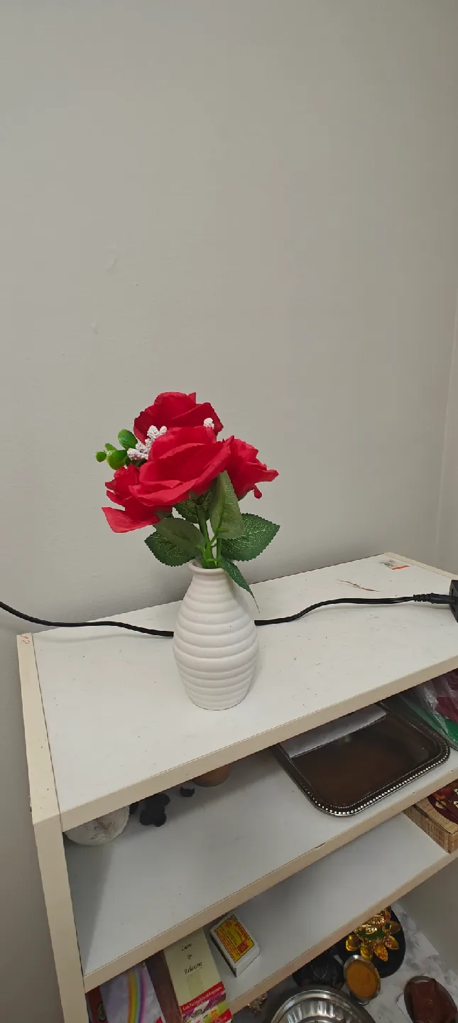 Artificial Red Roses in White Vase image indicator(2)
