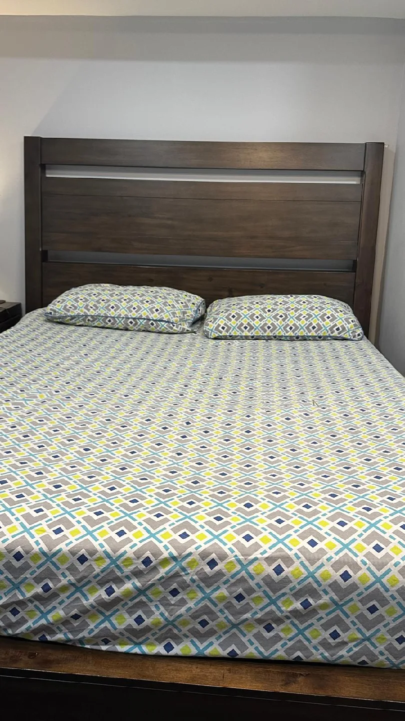 Queen Size Wooden Bed Frame image indicator(3)