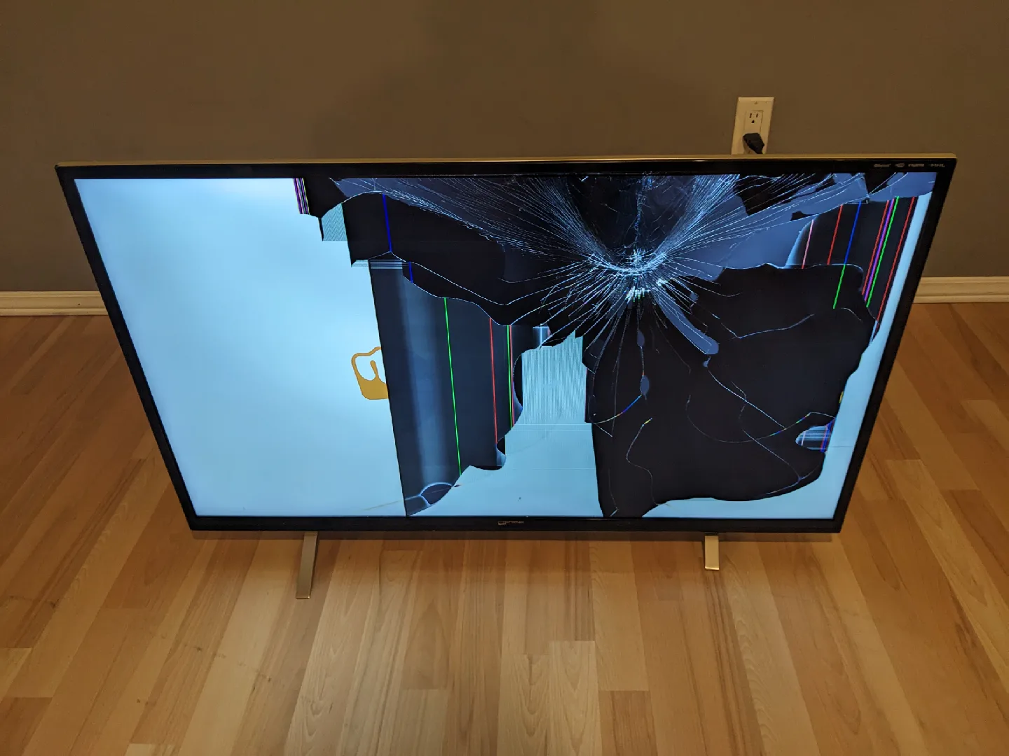 Micromax 43X6300MHD 43" LED TV (Damaged) thumbnail