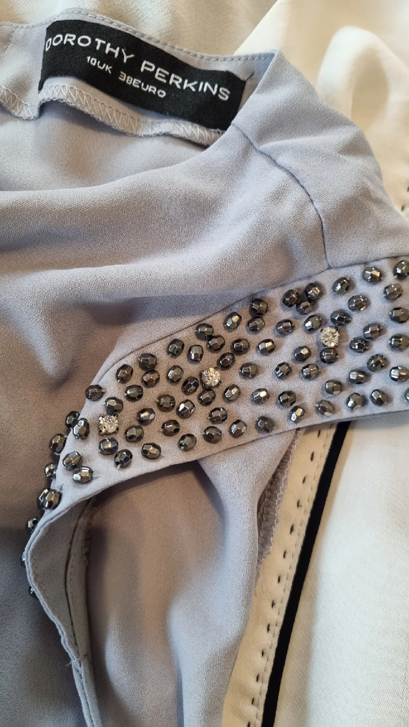 Dorothy Perkins Grey Sleeveless Top - Size 10 image indicator(3)