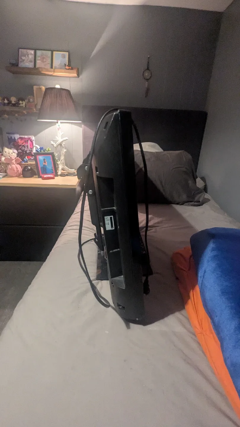 Panasonic Viera TC-L32X2 32" LCD TV image indicator(3)