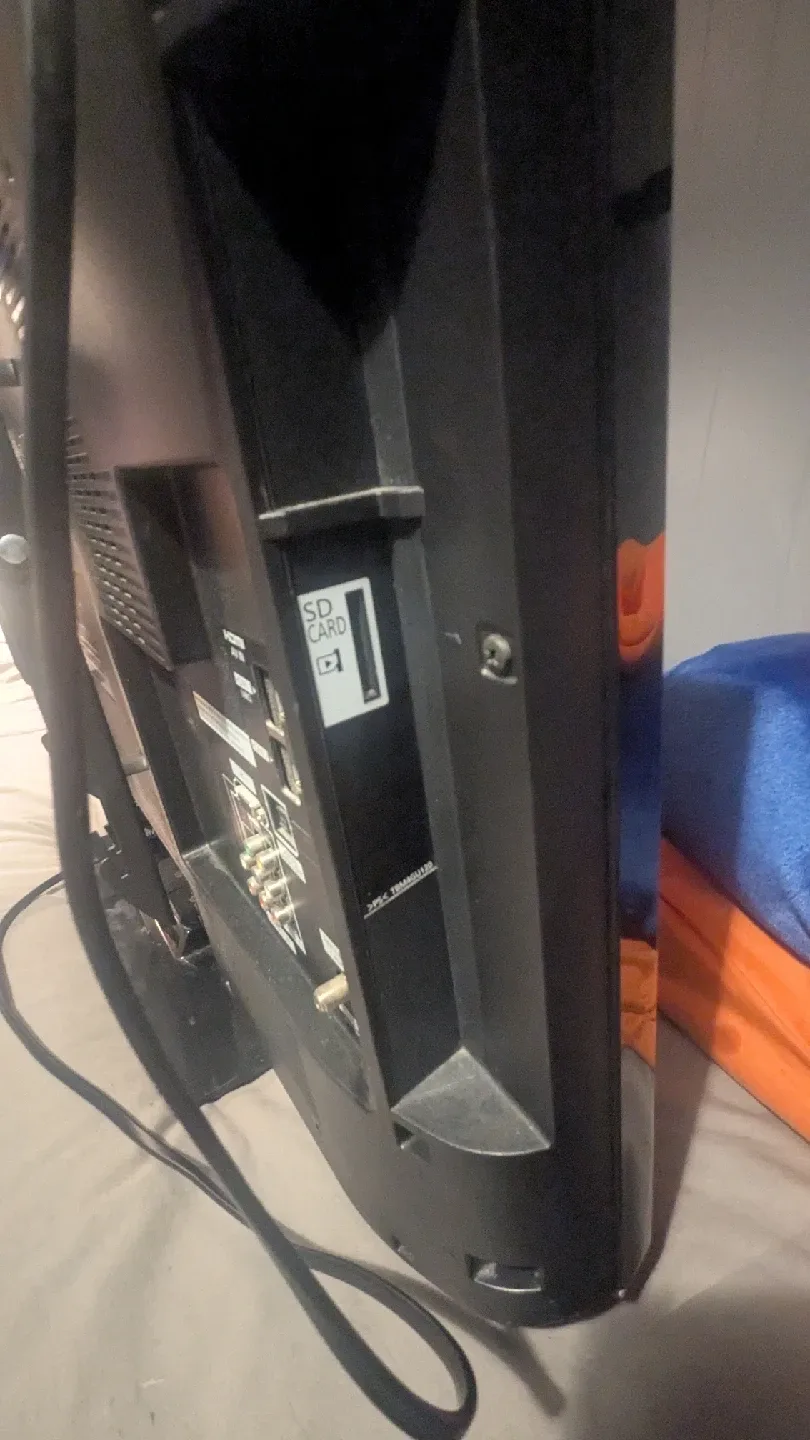 Panasonic Viera TC-L32X2 32" LCD TV image indicator(4)