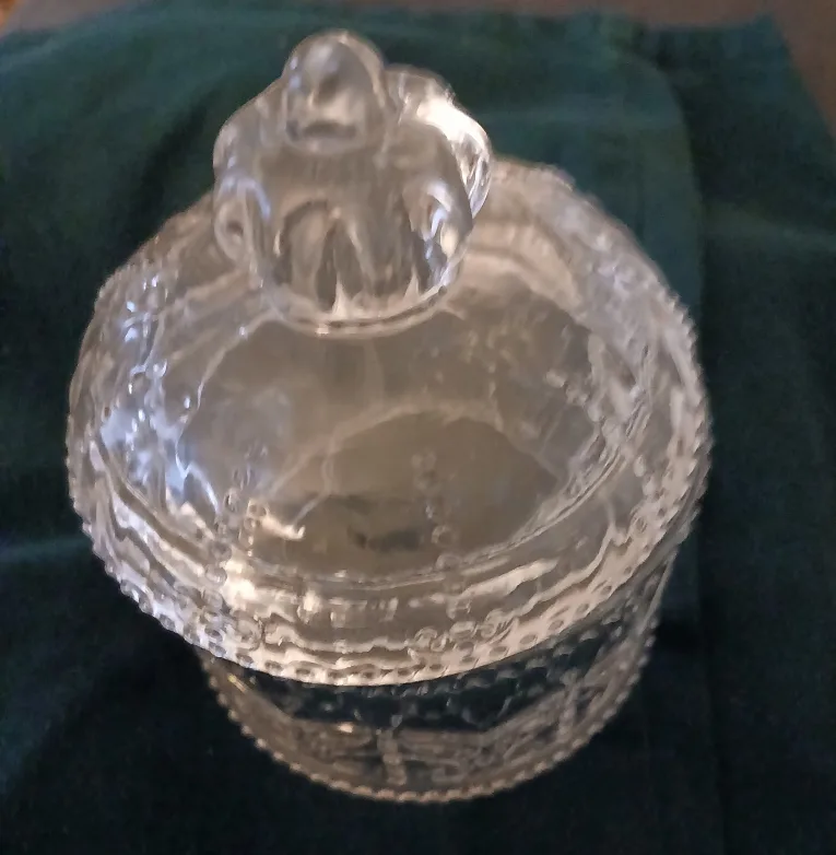 Vintage Clear Glass Candy Dish with Lid image indicator(4)