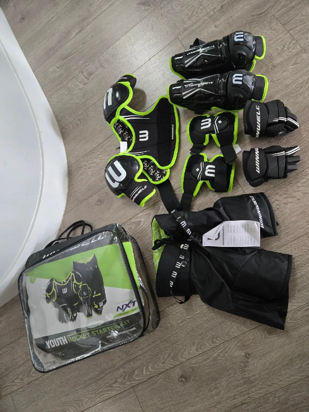 Hockey youth protective padding gear kit small image indicator(6)