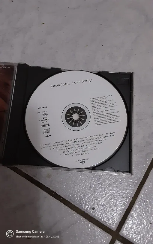 Elton John Love Songs CD image indicator(2)