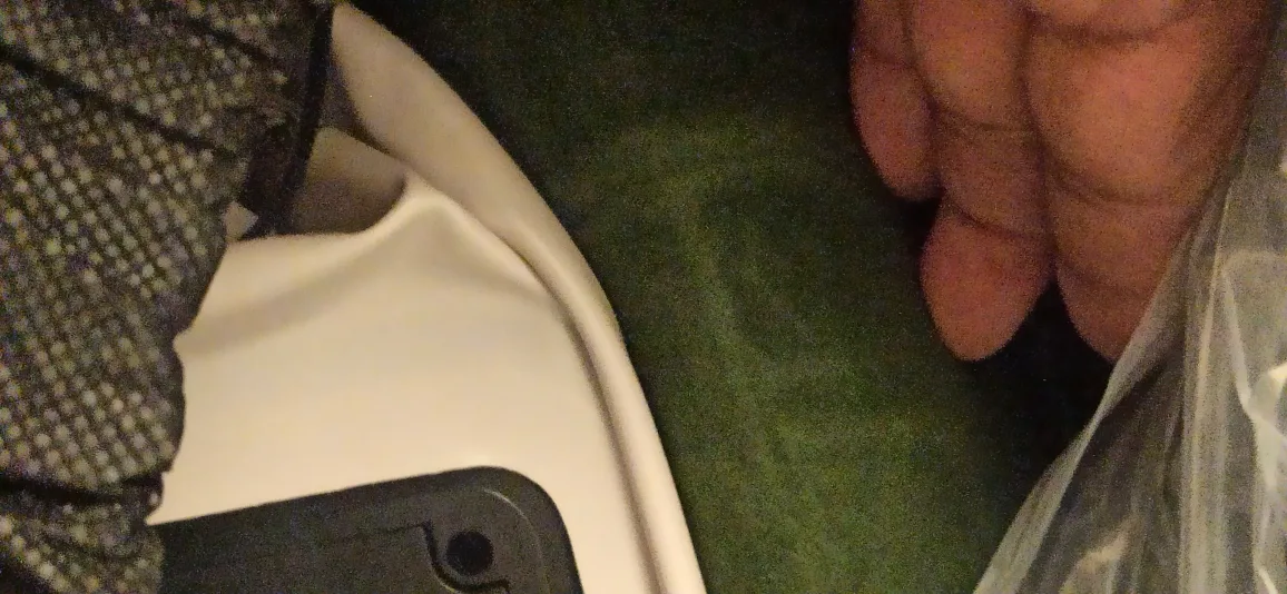 Zearna Twin Air Mattress with Built-in Pump - NEW image indicator(5)