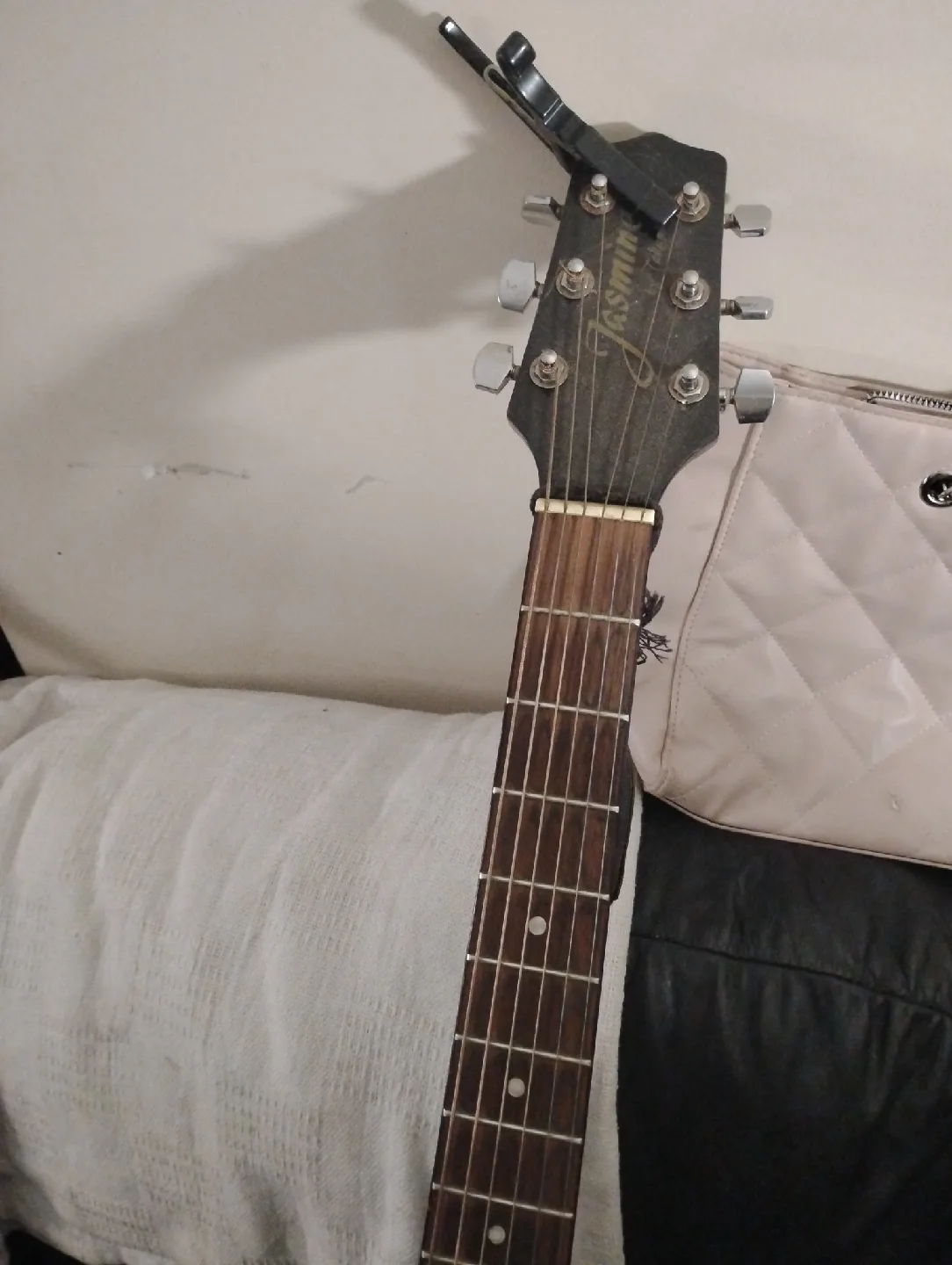 Jasmine Acoustic Guitar image indicator(2)