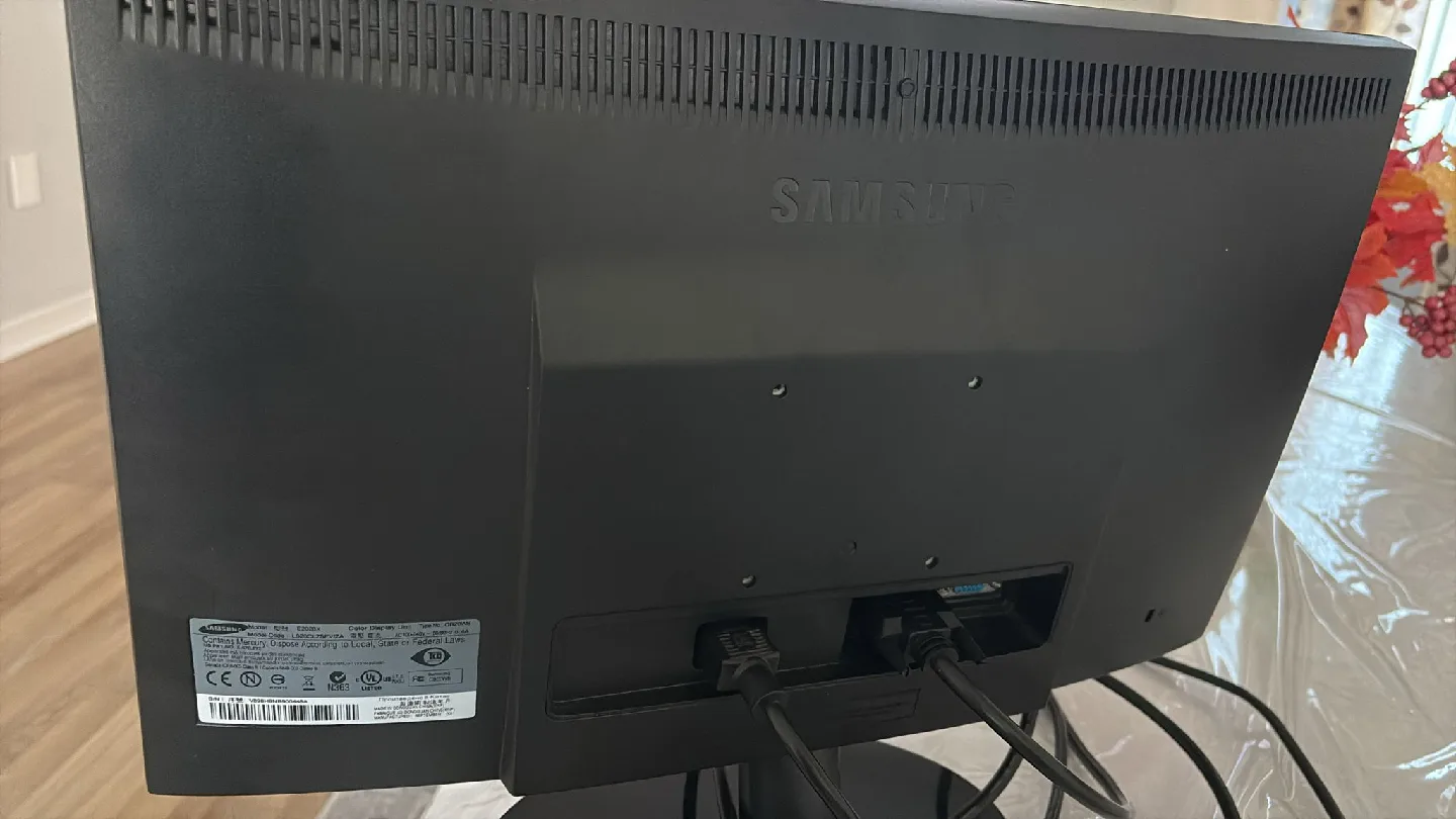 Samsung SyncMaster E2020 & LG Monitor image indicator(3)