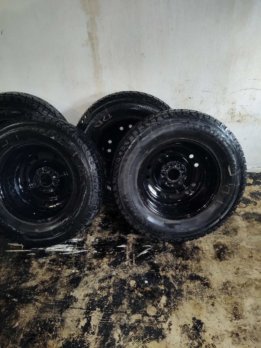 Winter rim and tires - photo 4