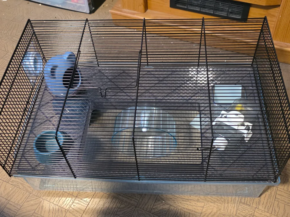 Cage with Accessories image indicator(5)