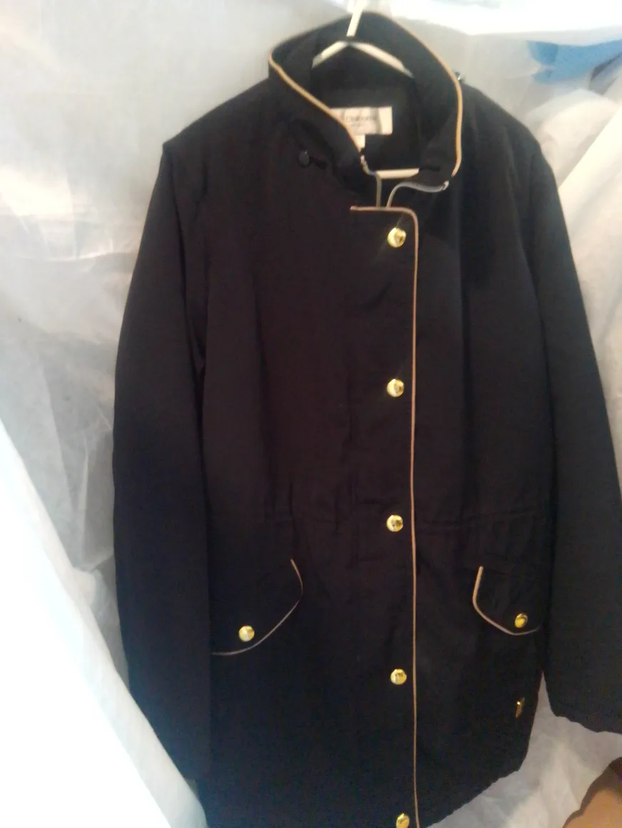 liz Claiborne lg outerwear image indicator(2)