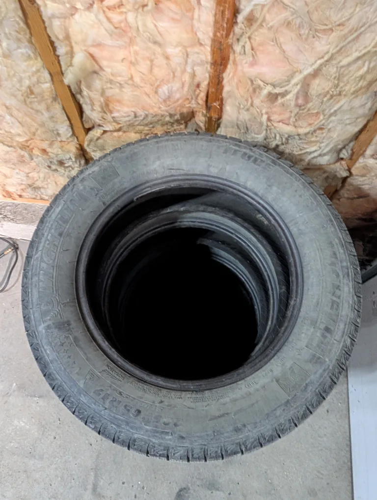 (4)-225/65R17 Michelin X-Ice Winter Tires image indicator(8)