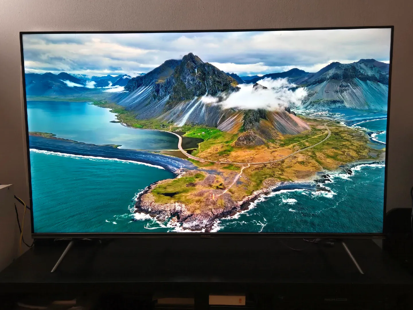 Philips Roku TV 50" 4K /QLED (50PUL7973/F6) image indicator(4)