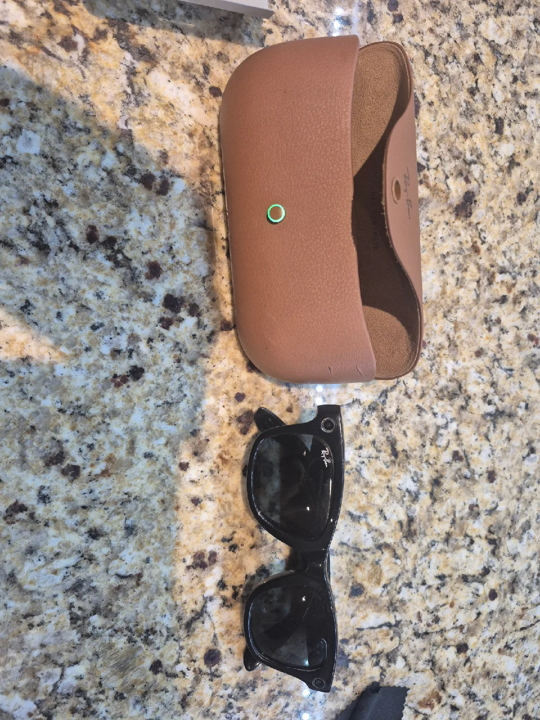 Ray-Ban Wayfarer RW4006 Matte Black Sunglasses image indicator(5)