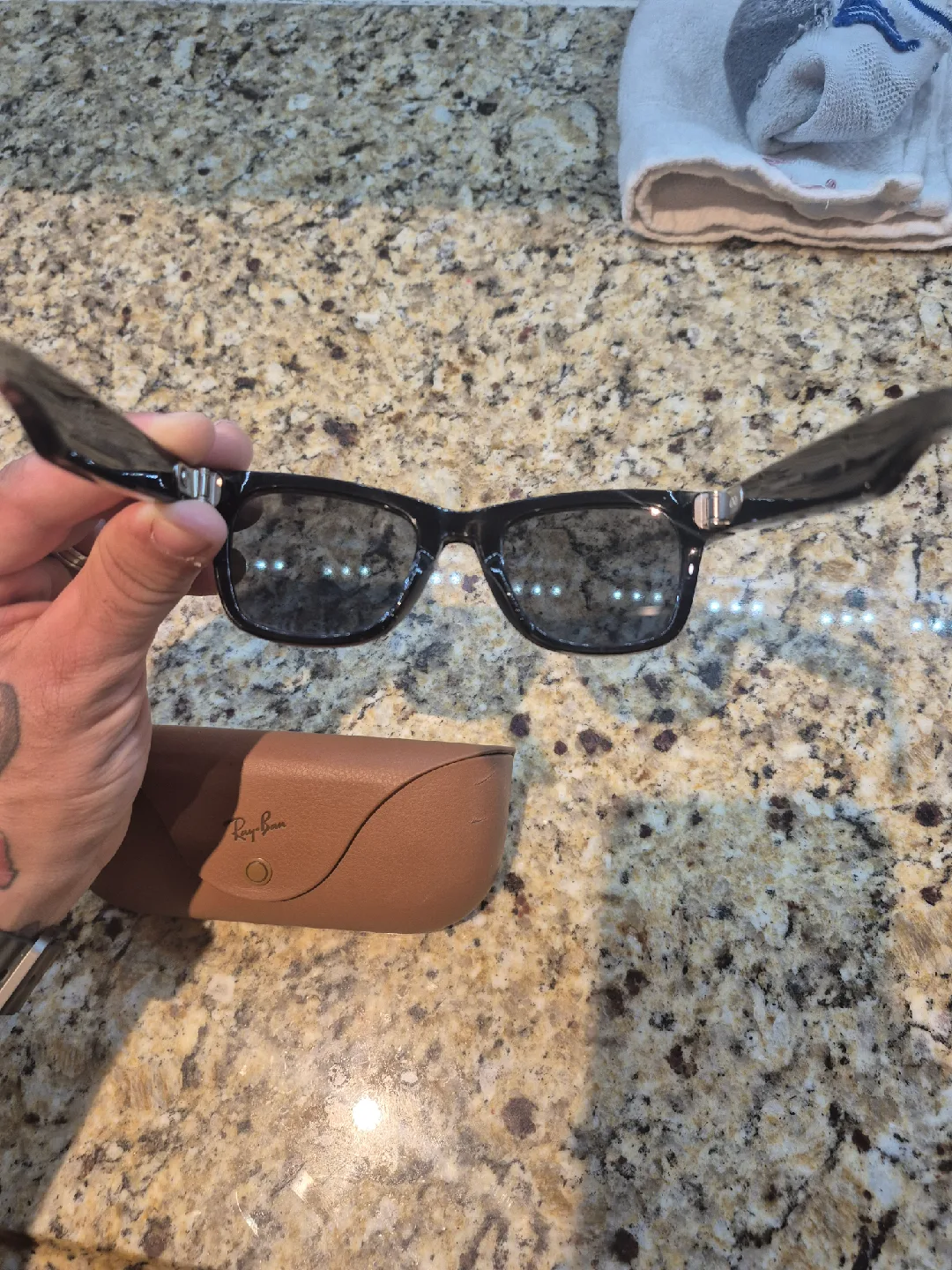 Ray-Ban Wayfarer RW4006 Matte Black Sunglasses image indicator(7)