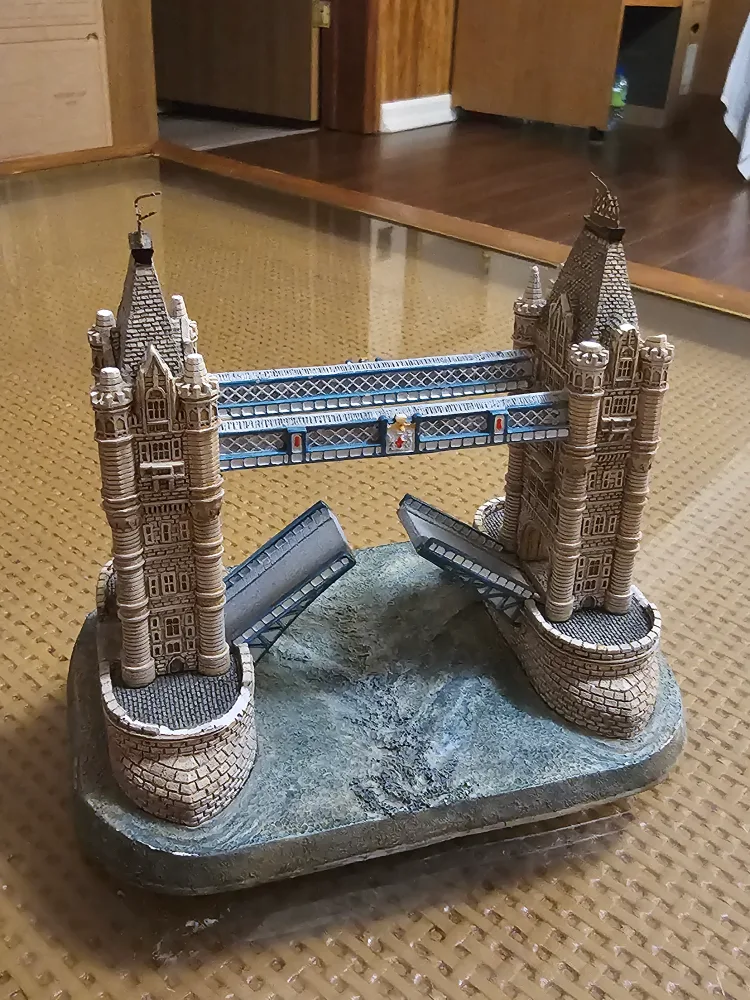 Lilliput Lane Tower Bridge Miniature image indicator(3)