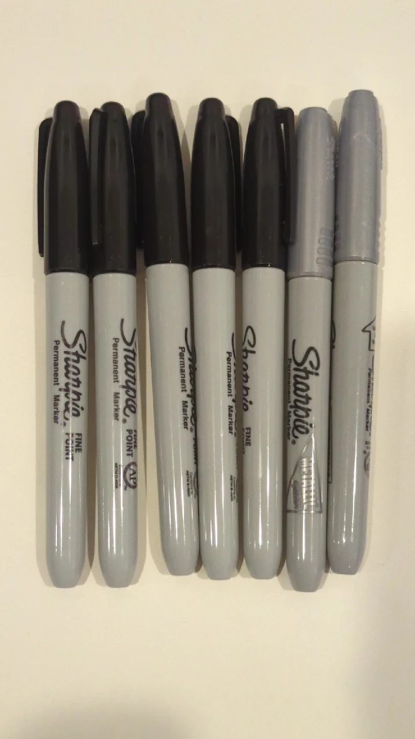 Sharpie Fine Point Permanent Markers Black and Silver thumbnail