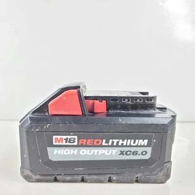 Milwaukee M18 Bluetooth Radio and XC6.0 Battery image indicator(2)