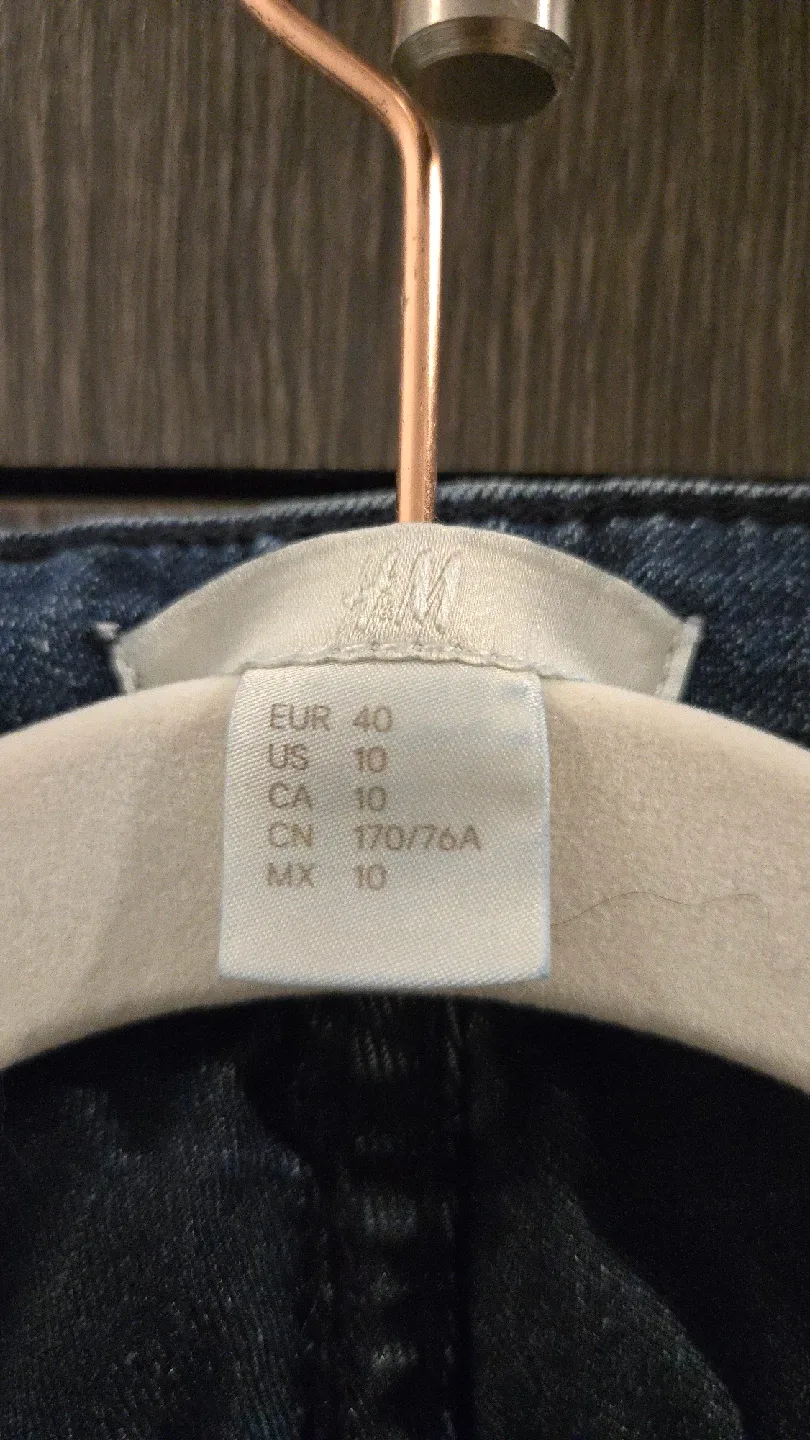 H&M Dark Blue Jeans - Size 10 image indicator(3)