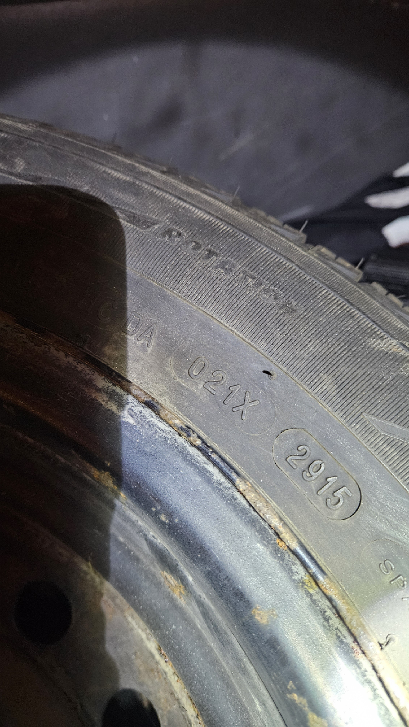 Michelin 195/60R15 Winter Tires - photo 4
