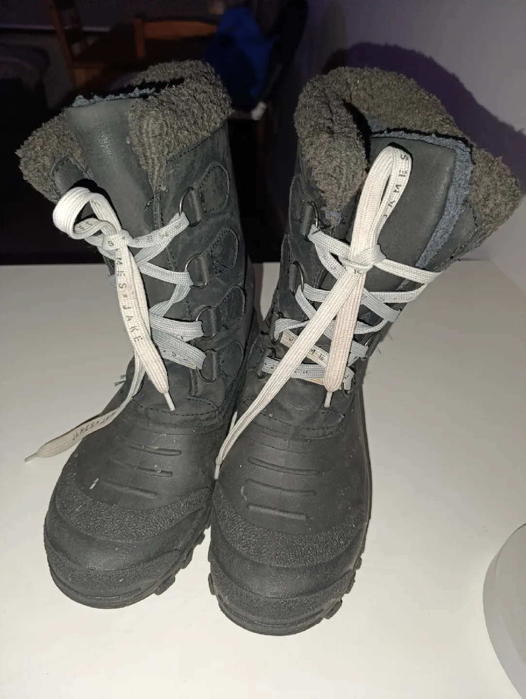 Gray Wolf Black Winter Boots - Size 10