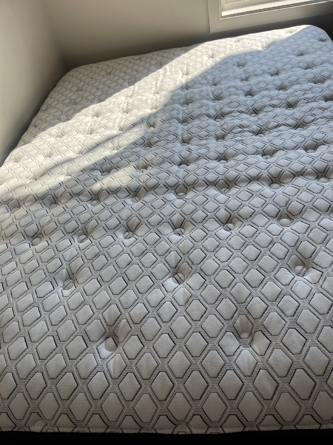 Sealy Posturepedic Mattress - photo 2