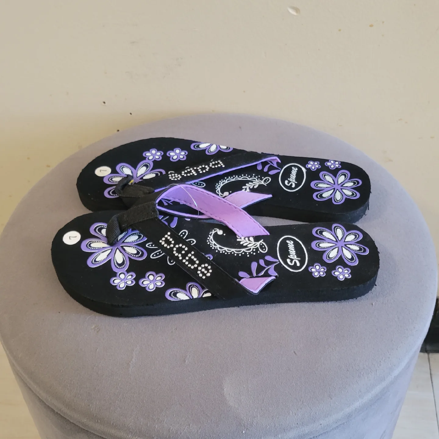 Spume Black Floral Flip Flops - Size 7 image indicator(2)