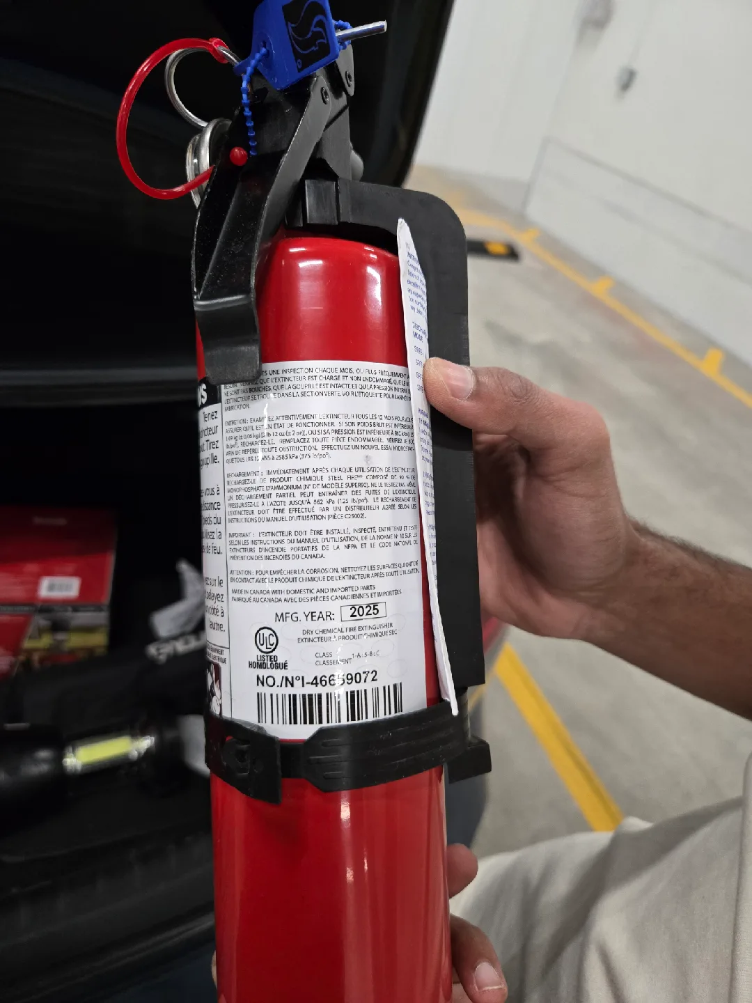 Red Fire Extinguisher - MFG 2025 image indicator(3)