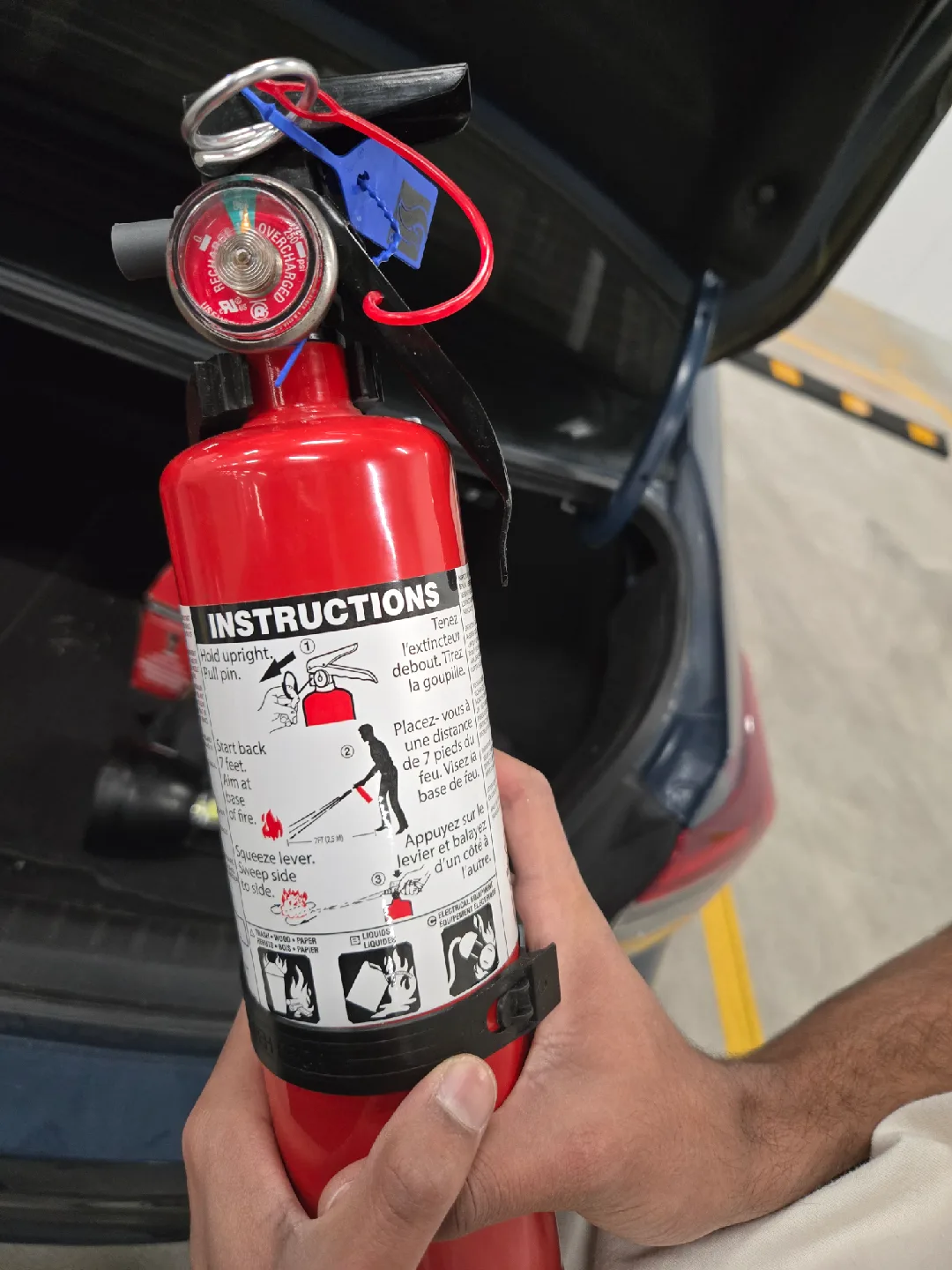 Red Fire Extinguisher - MFG 2025 image indicator(4)