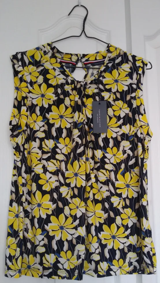 Tommy Hilfiger Floral Sleeveless Top image indicator(2)