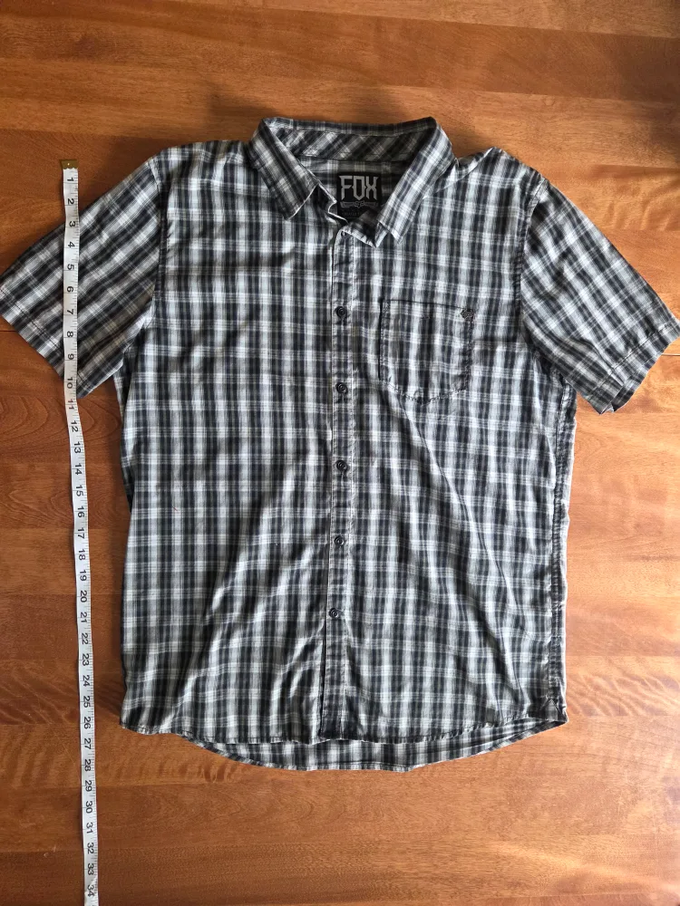 FOX Plaid Button-Up Shirt - Size L image indicator(5)